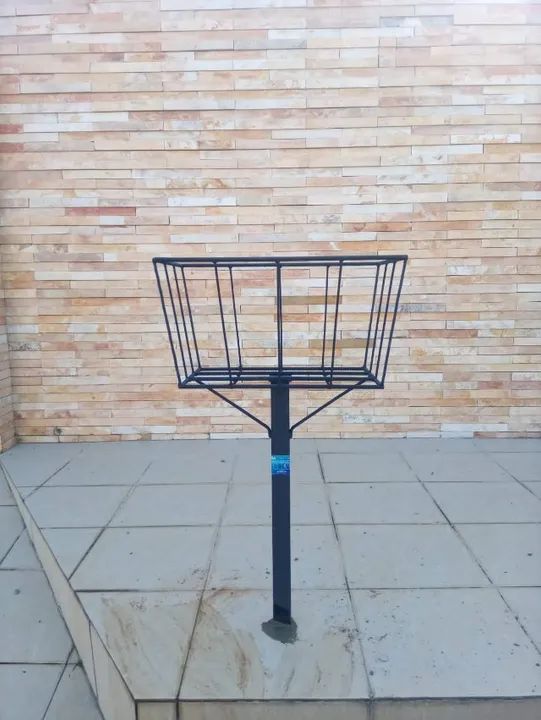 Lixeira de calçadas  - Foto 4