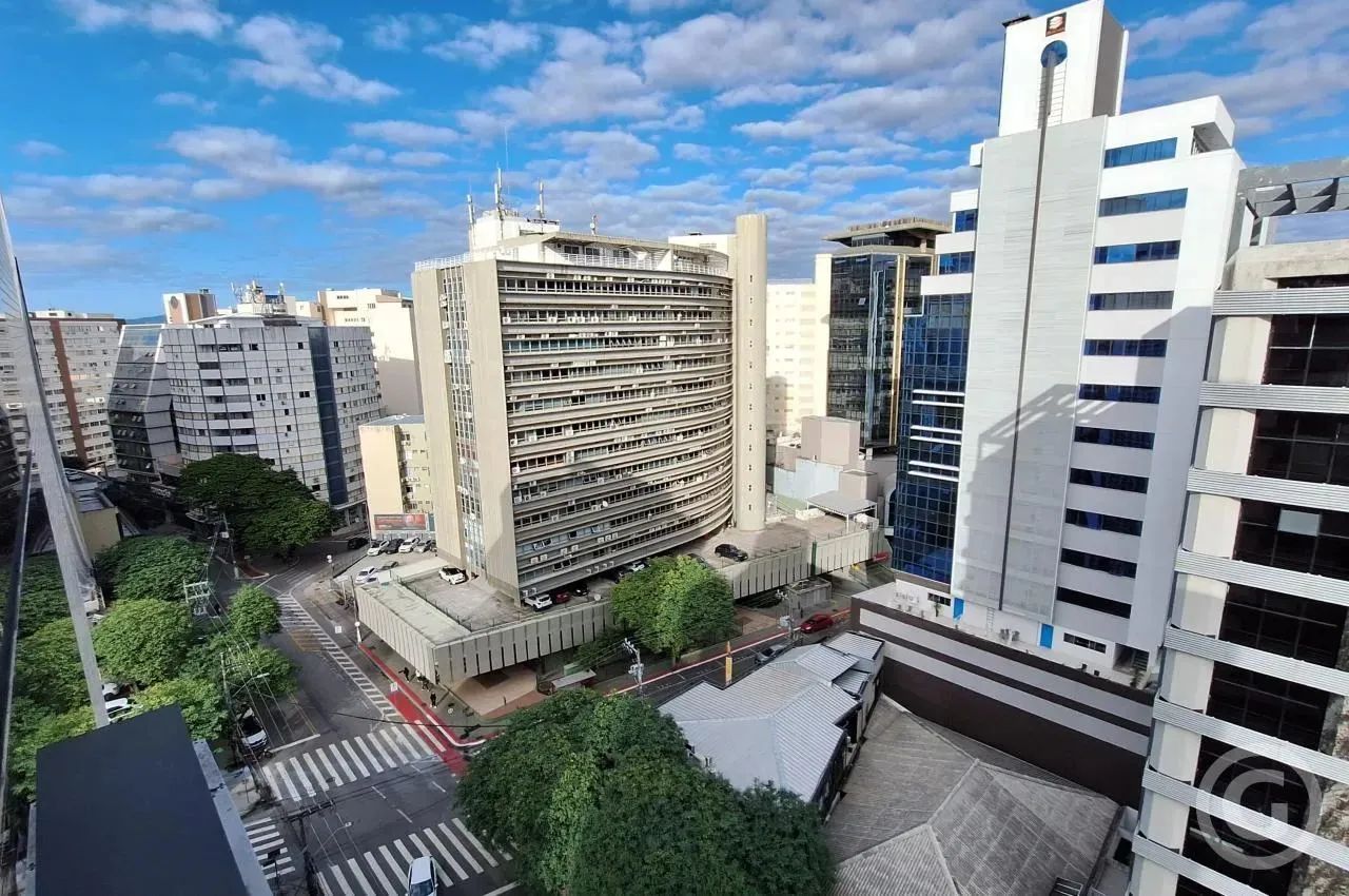 Loja com mezanino em ponto estratégico no Centro de Florianópolis - Foto 2