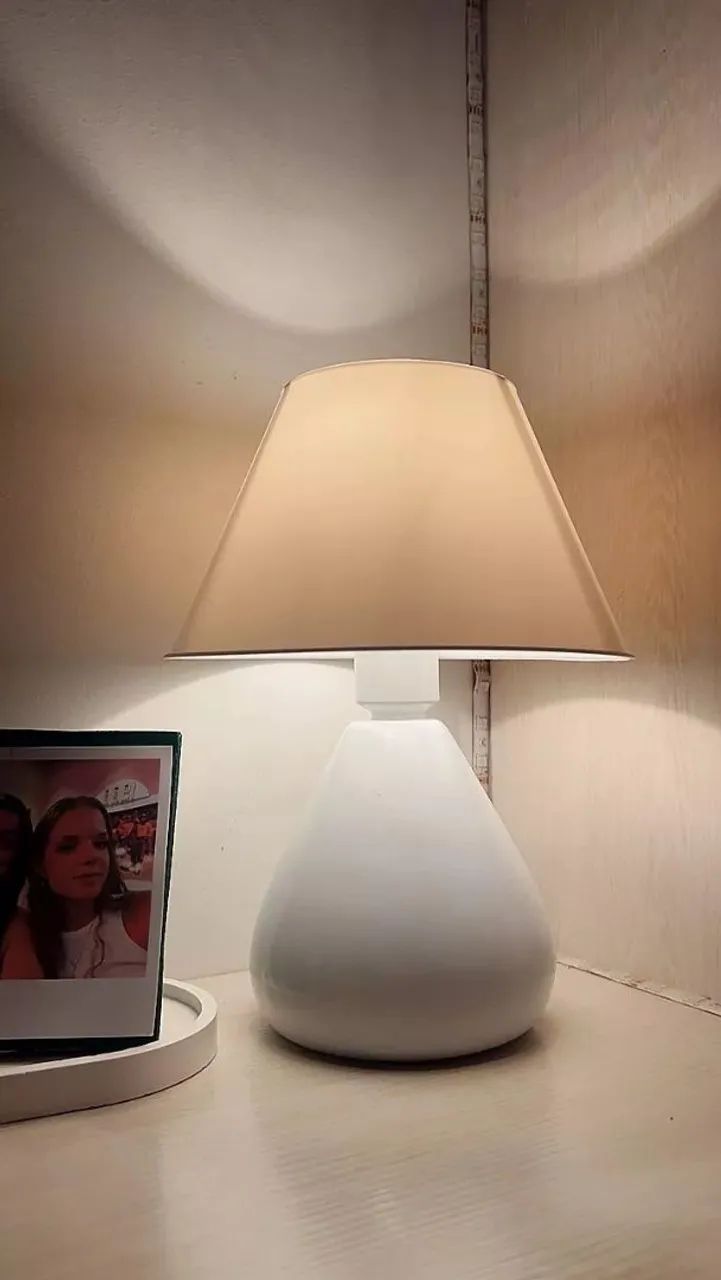 Abajur Luminária De Cerâmica Porcelana Bivolt Com Cúpula Gota Para Decoração De Quarto - Foto 3