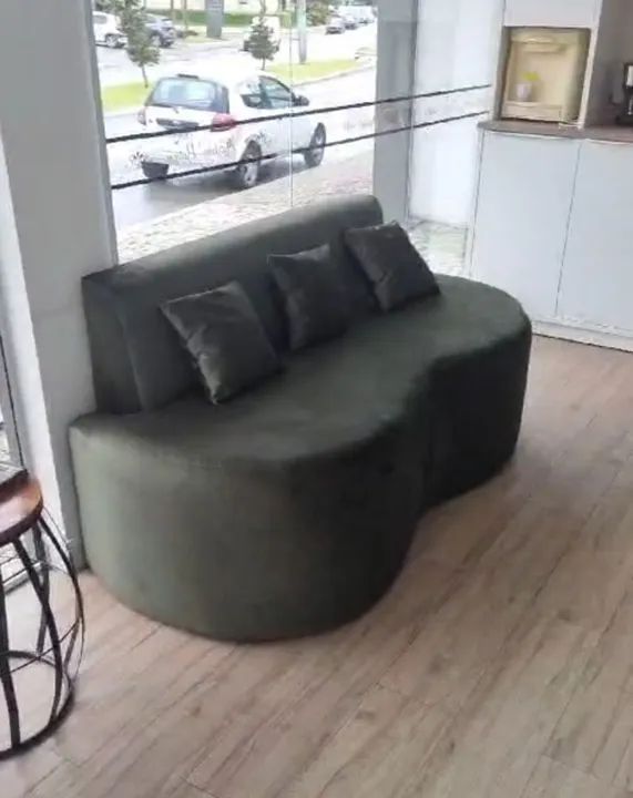 Sofá modelo orgânico 1,80m  - Foto 3