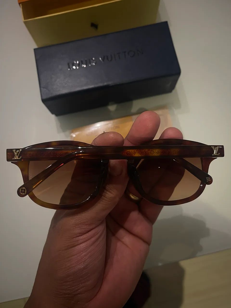 Óculos louis vuitton novo na caixa  - Foto 2