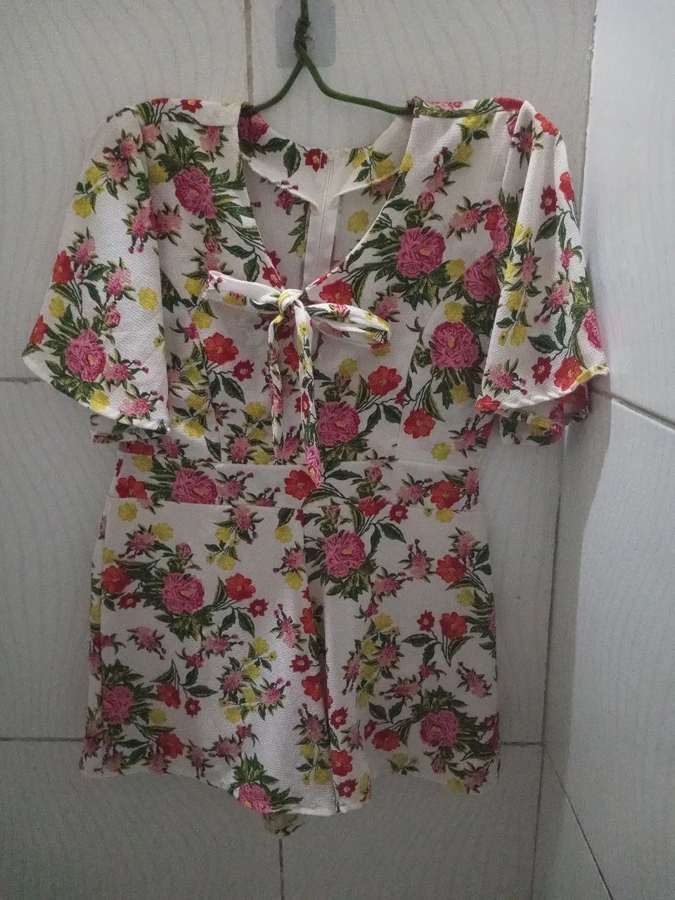 Macaquinho Curto Floral Feminina M