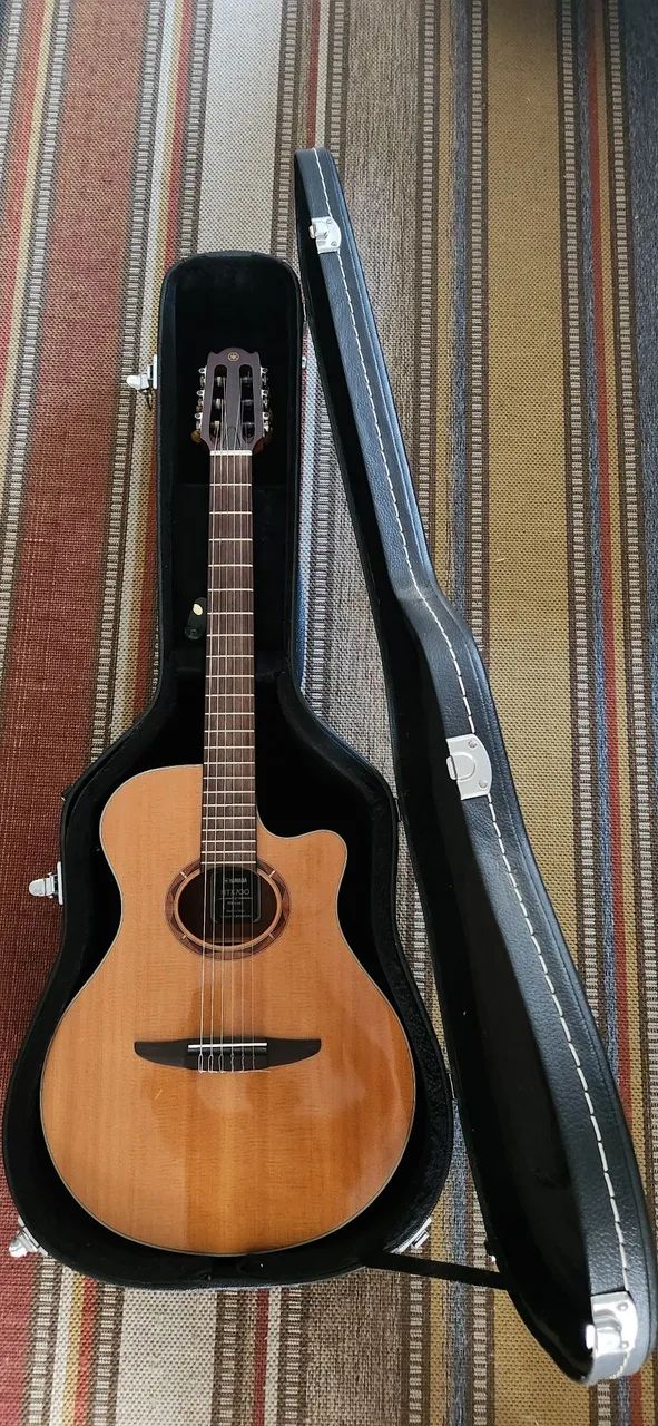 VIOLÃO YAMAHA NTX 700 NYLON + HARD CASE - Instrumentos musicais