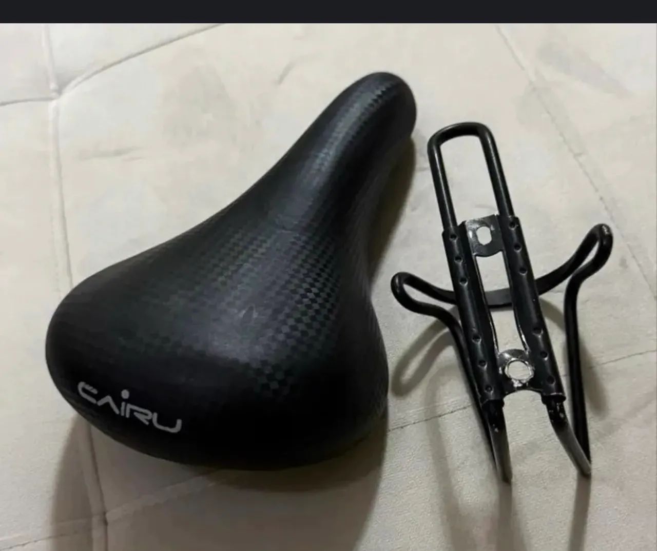 BANCO DE BICICLETA E SUPORTE PARA COLOCAR ÁGUA 