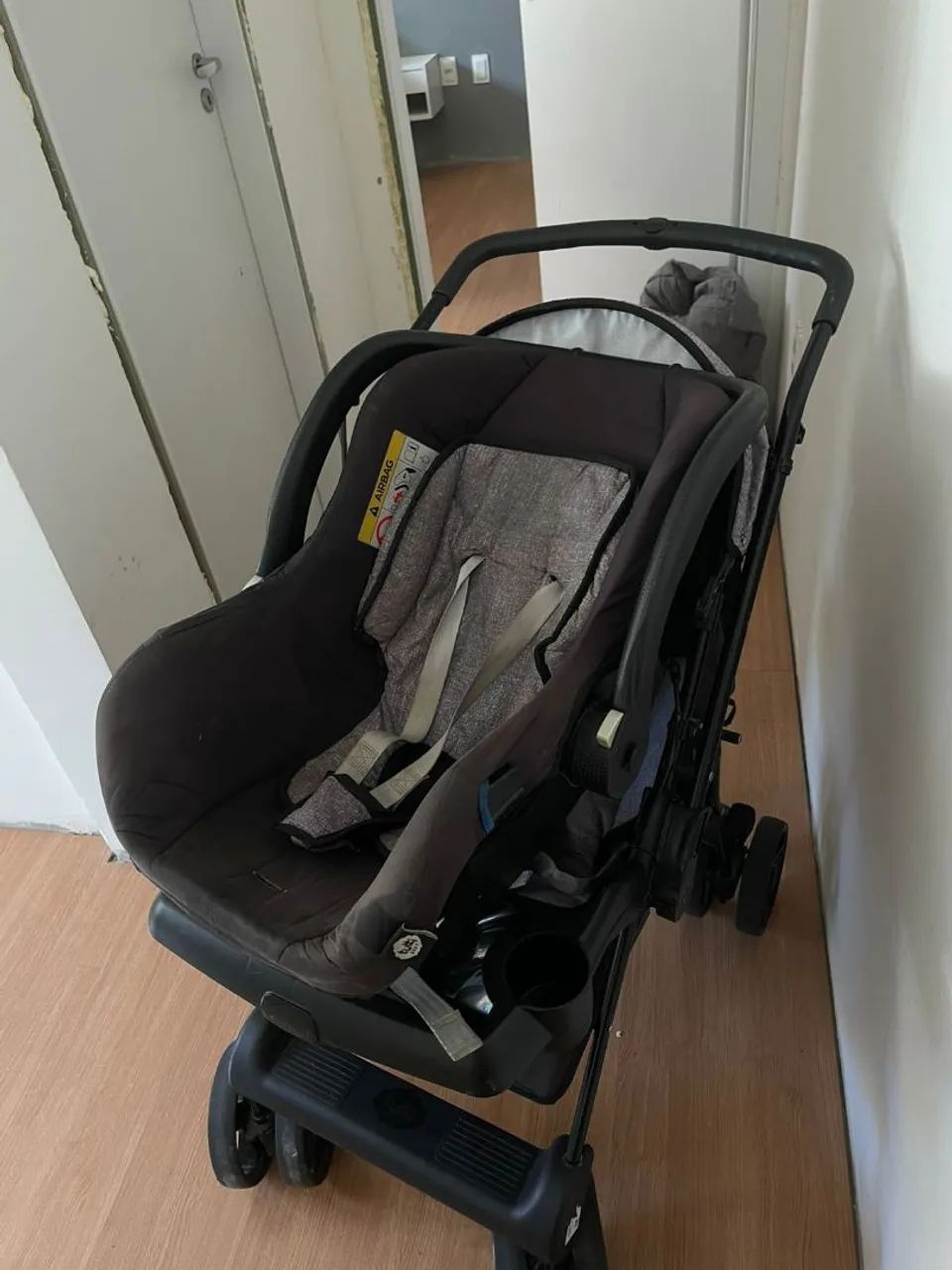 Carrinho de bebê + bebê conforto - Foto 2