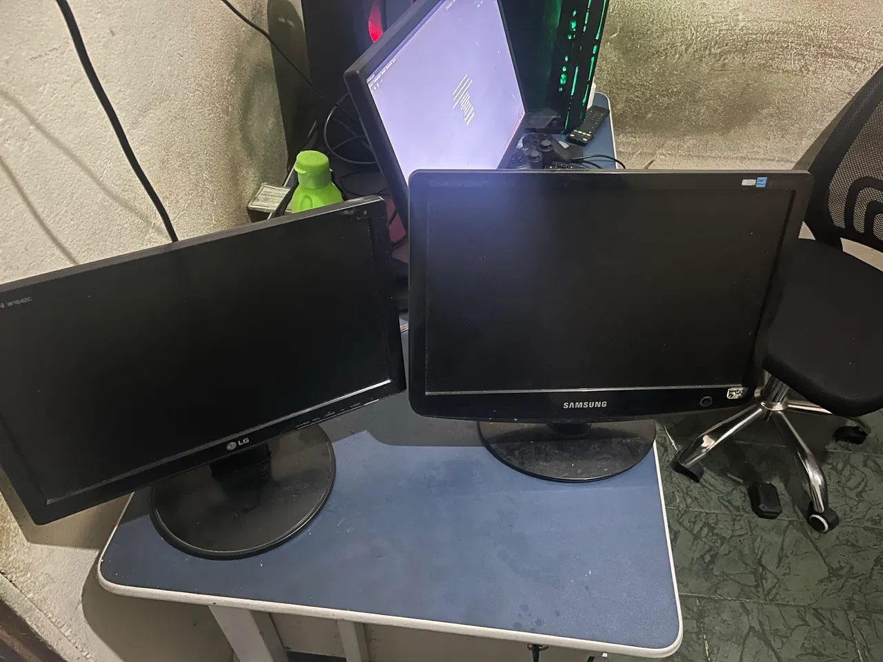 Monitores 14 e 19 polegadas 400$