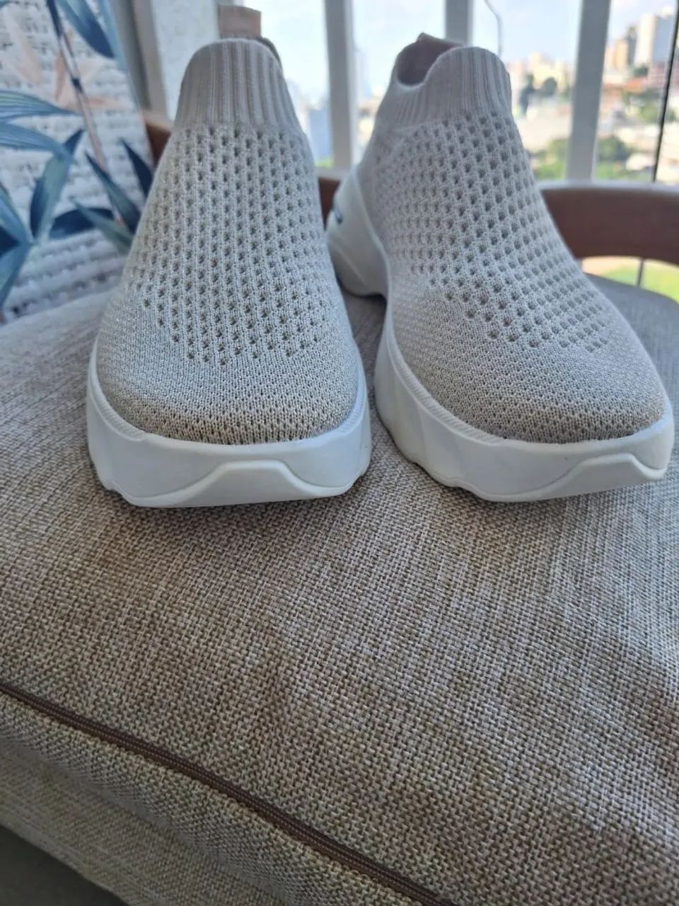 Tenis Knit Slide on, Bege marca Constance - Foto 2