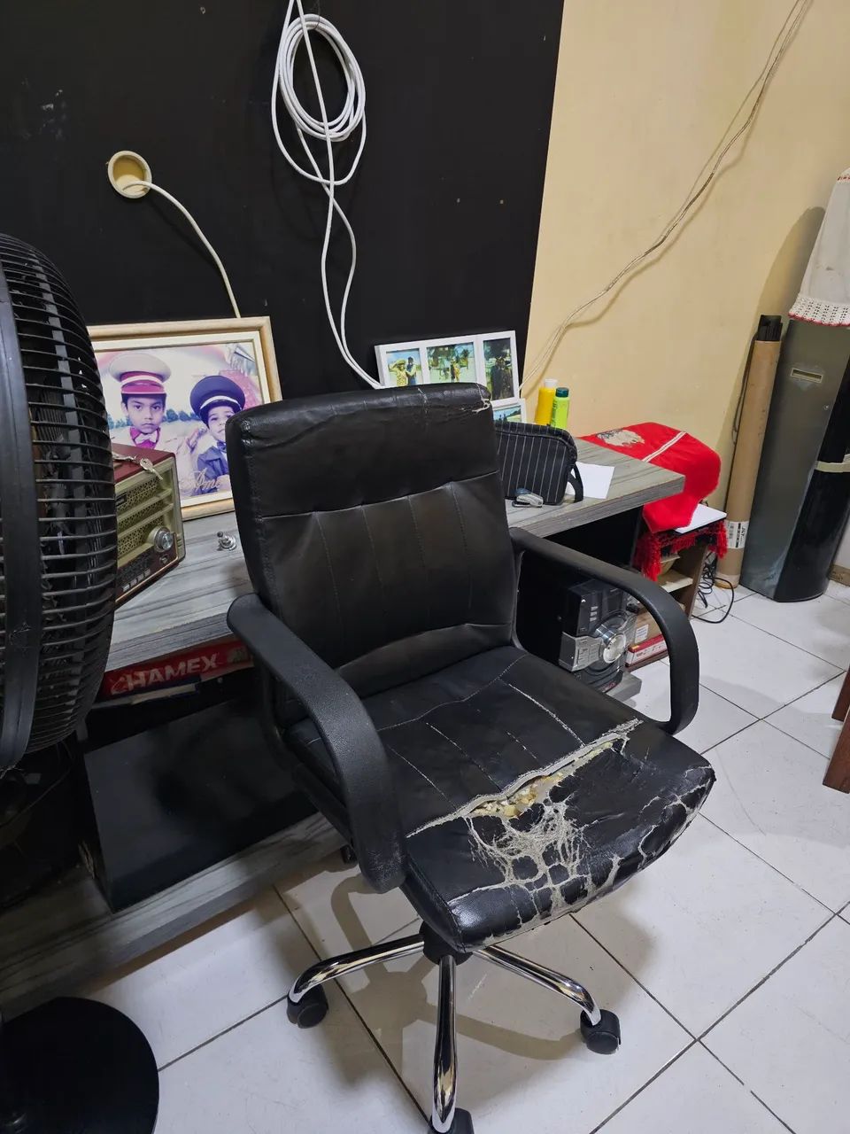 Cadeira de escritorio usada  - Foto 4