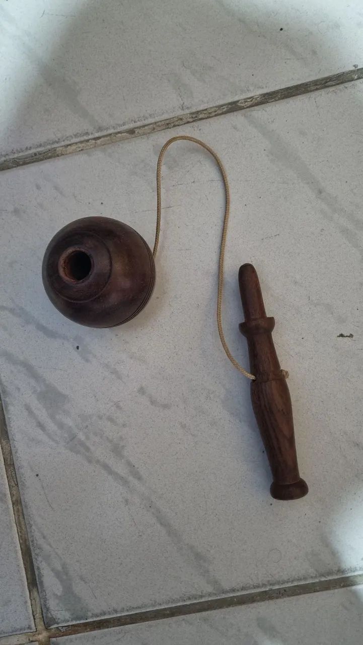 Bilboquê de madeira 