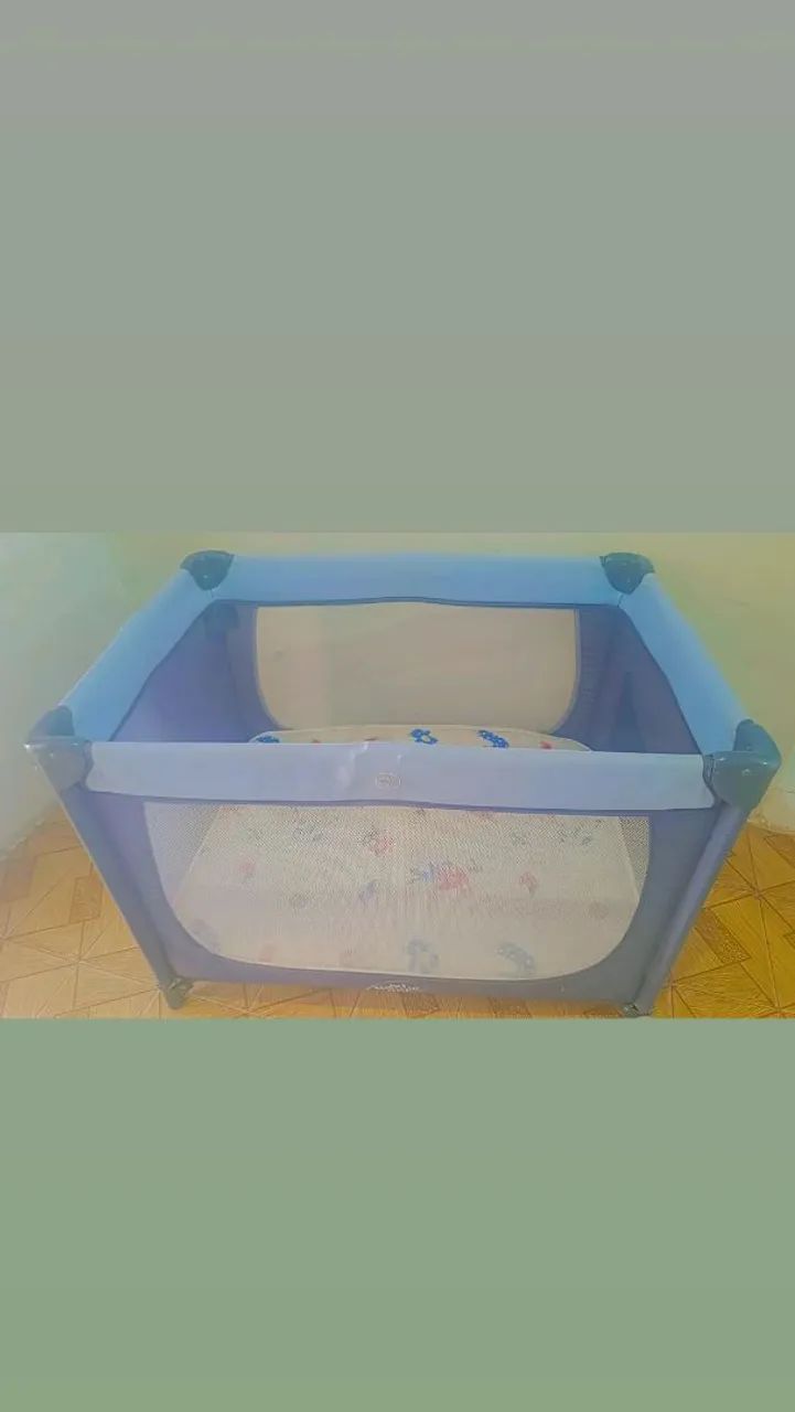 Berço cercadinho com colchão 