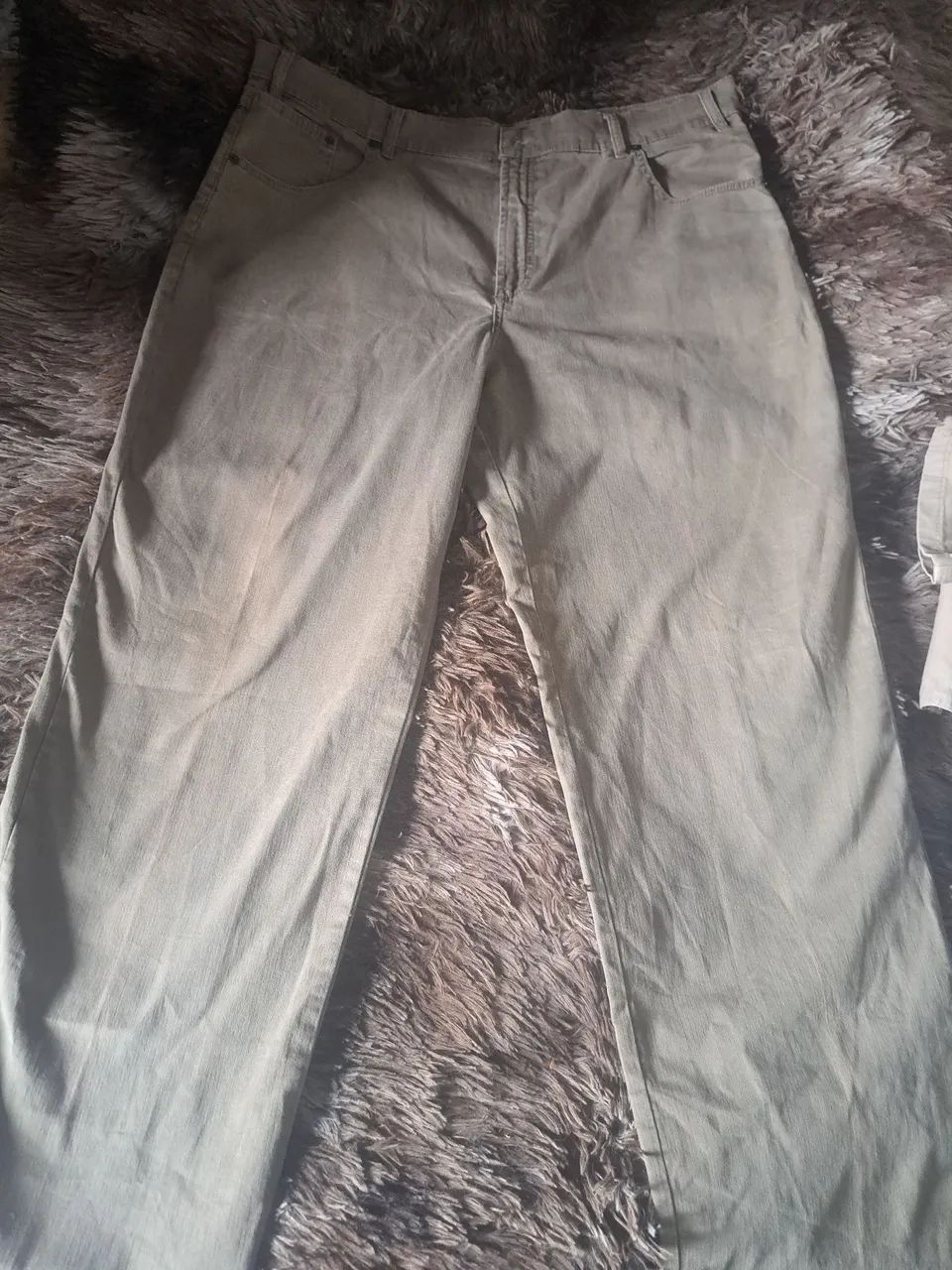 Calça de marca novas lindas 