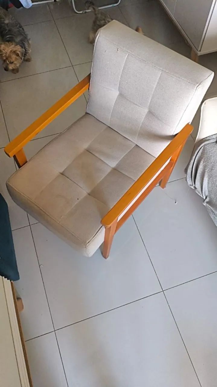 Poltrona linda em madeira maciça  - Foto 2