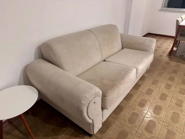 Sofá 2 lugares com almofadas soltas, amplo e confortável - Foto 4