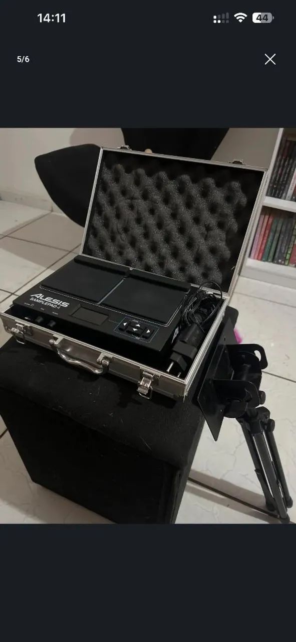 SAMPLE PAD ALESIS SEMINOVO COM CASE E SUPORTE