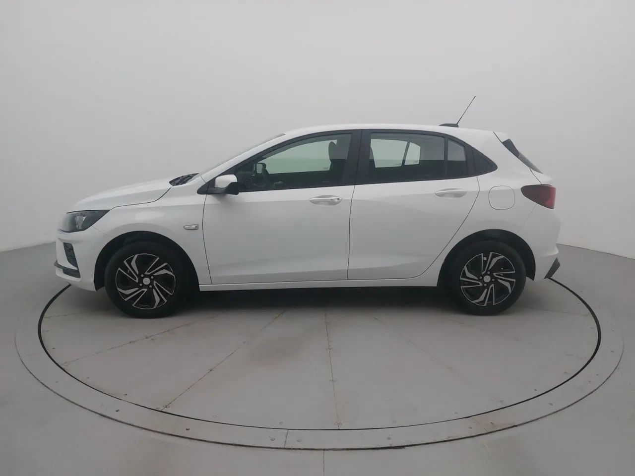 Chevrolet Onix Hatch 1.0 12V Flex Mec. 4P, foto 2 de 18
