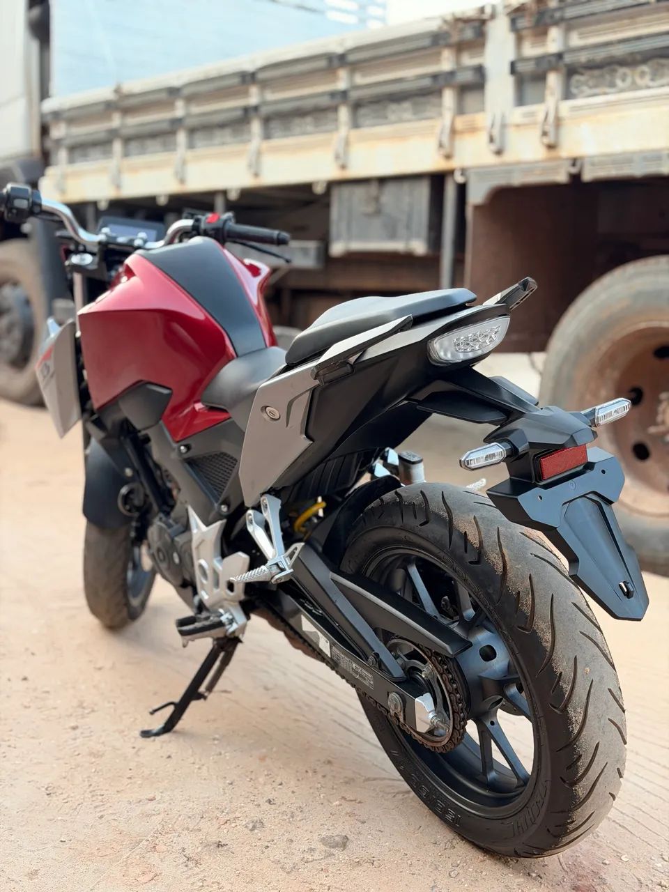 CB 300 