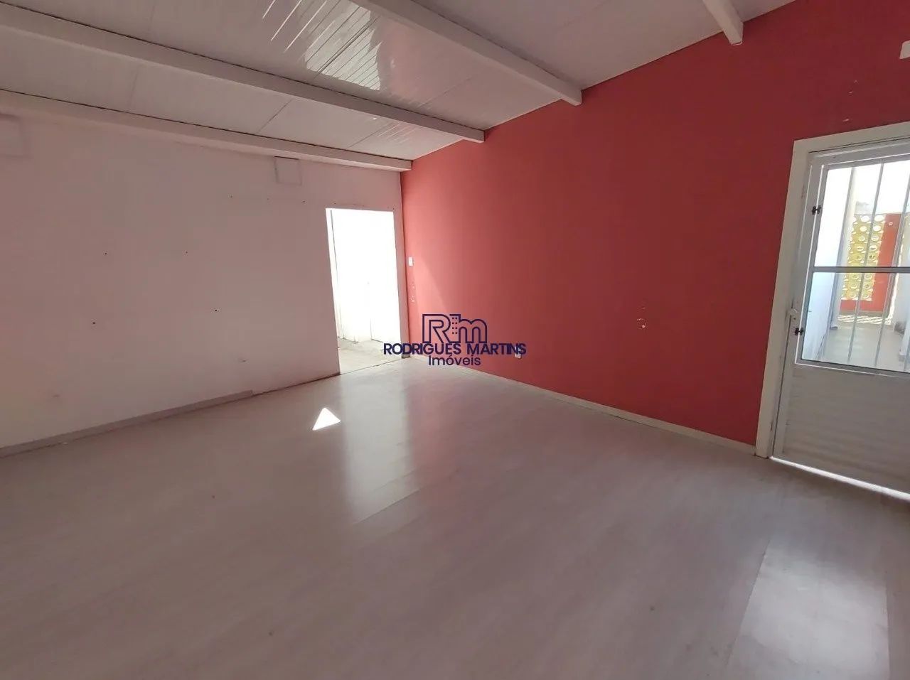 ALUGA-SE CASA 5 QUARTOS NO CAIÇARAS.