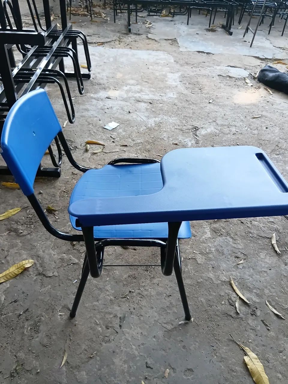 Cadeiras escolar de plástico azul 