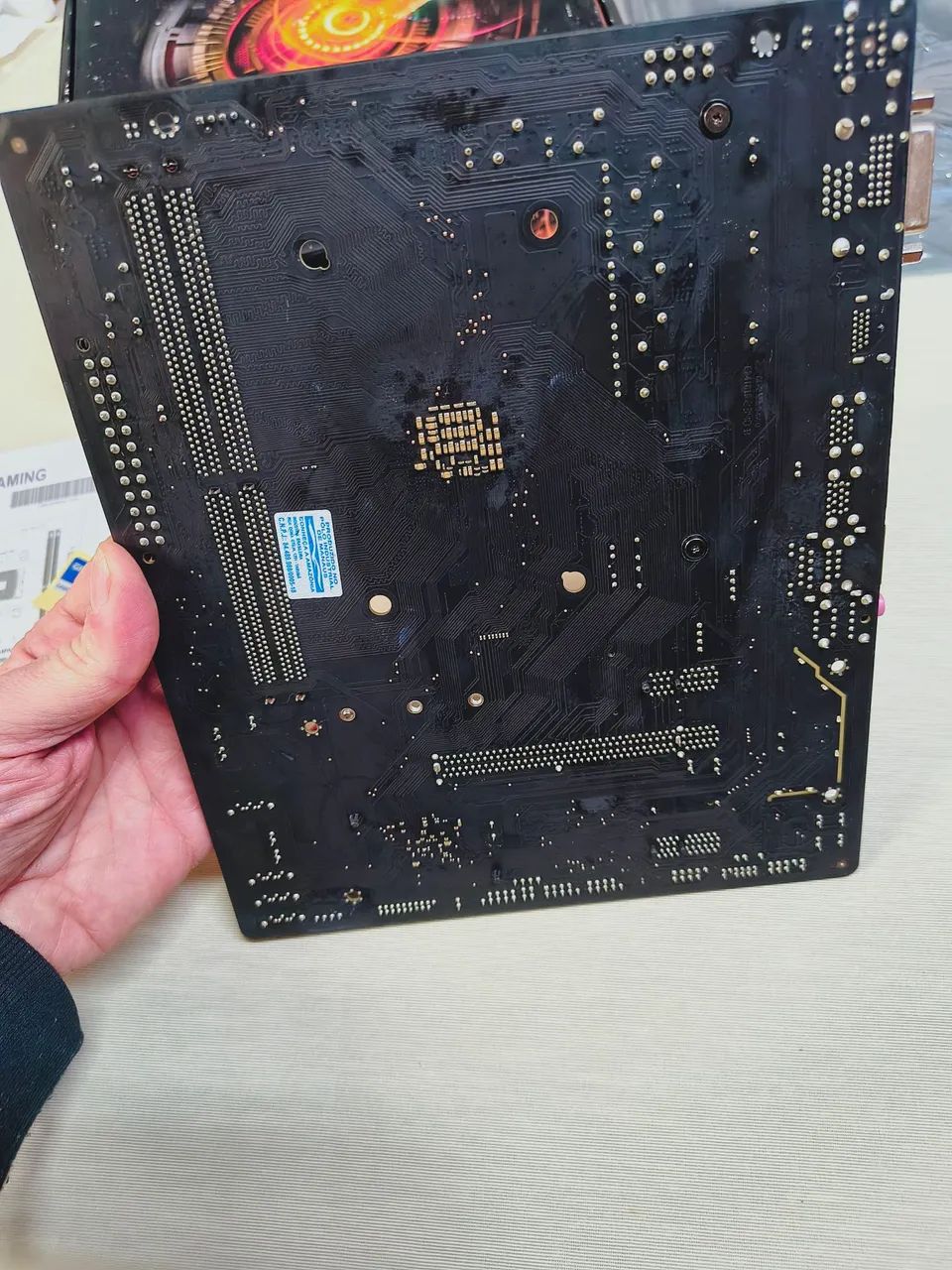 GIGABYTE B450M GAMING  - Foto 4