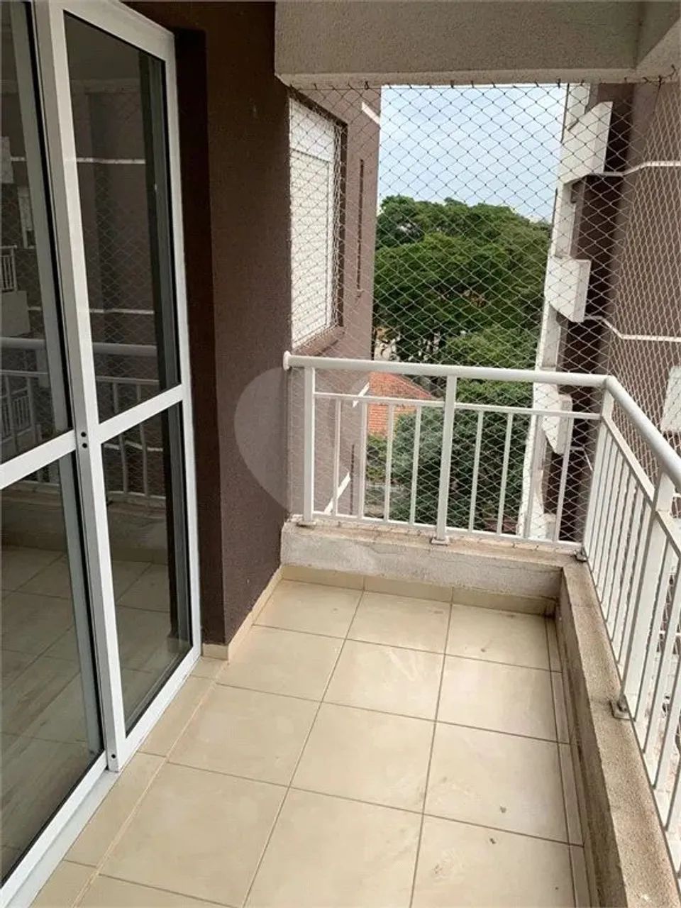 Apartamento com 2 quartos, 1 suíte e sala ampliada com varanda, 2 vagas em frente a Chácar - Foto 2