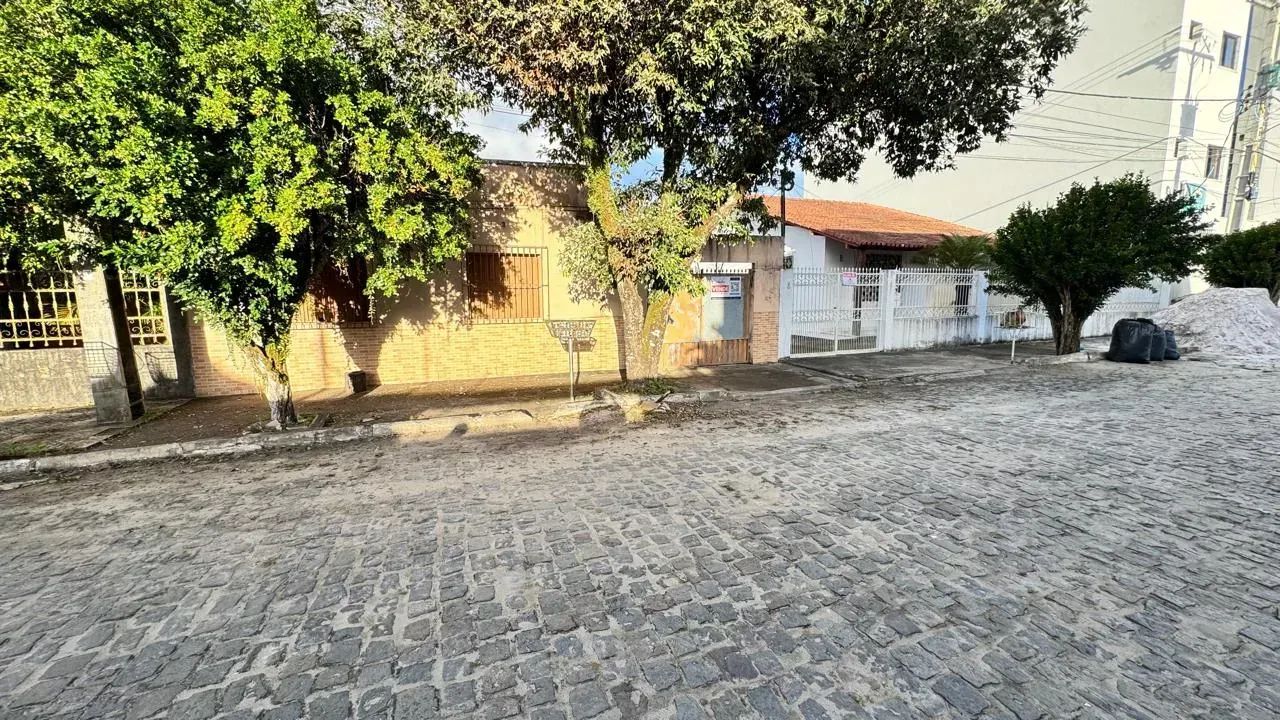 CASA À VENDA NO CENTRO - ÓTIMA PARA FINALIDADE COMERCIAL - Foto 2