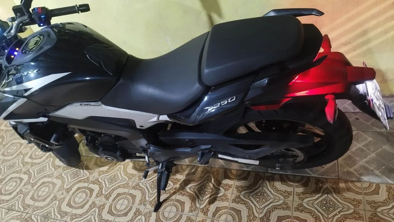 Dominar 250 ABS 2025 - Foto 2