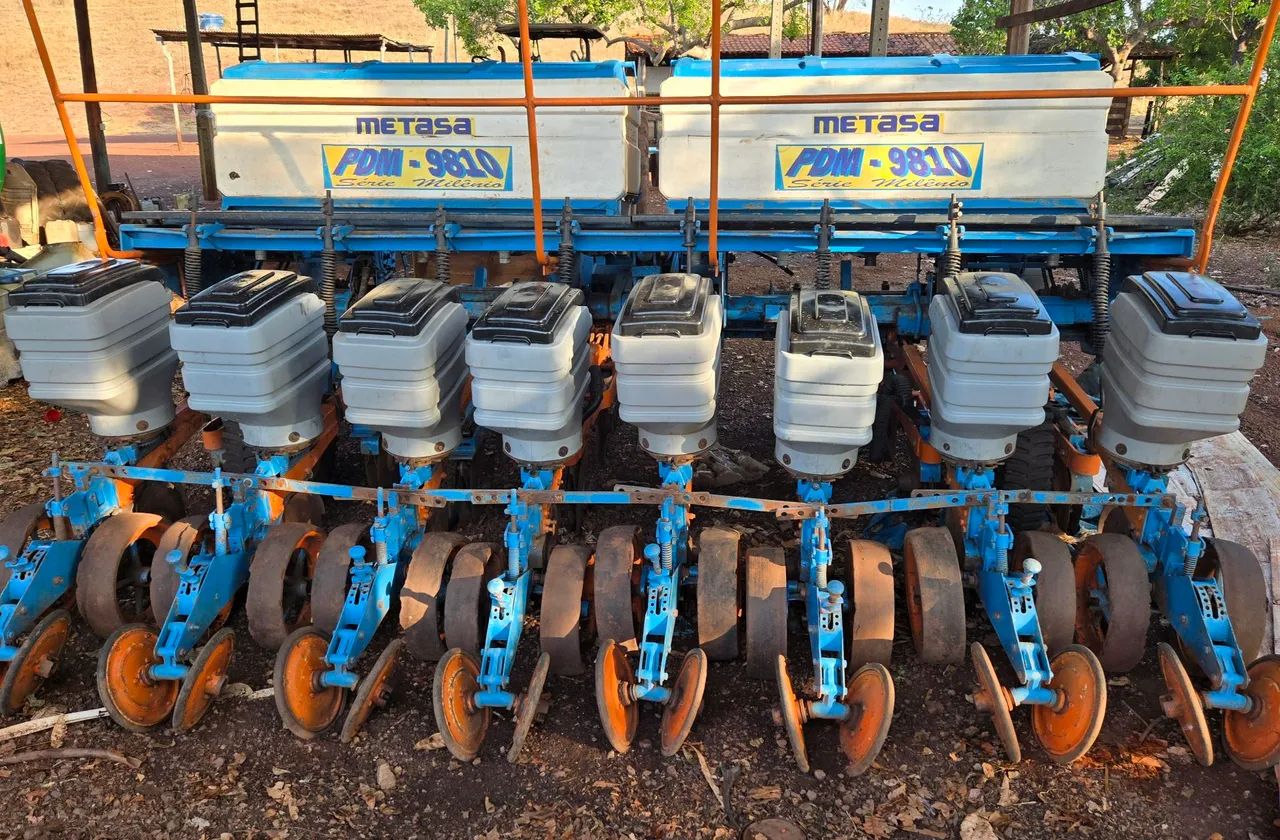 メザスタ　大量 Plantadeira Metasa 8 linhas 50 cm - Tratores e máquinas agrícolas