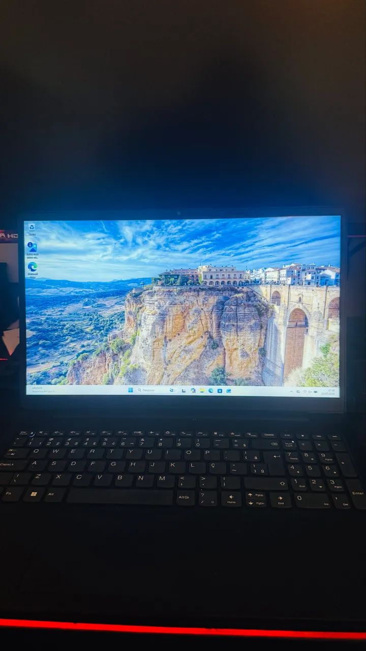 Notebook Lenovo V15 G4 IRU - Leve, rápido e com SSD 