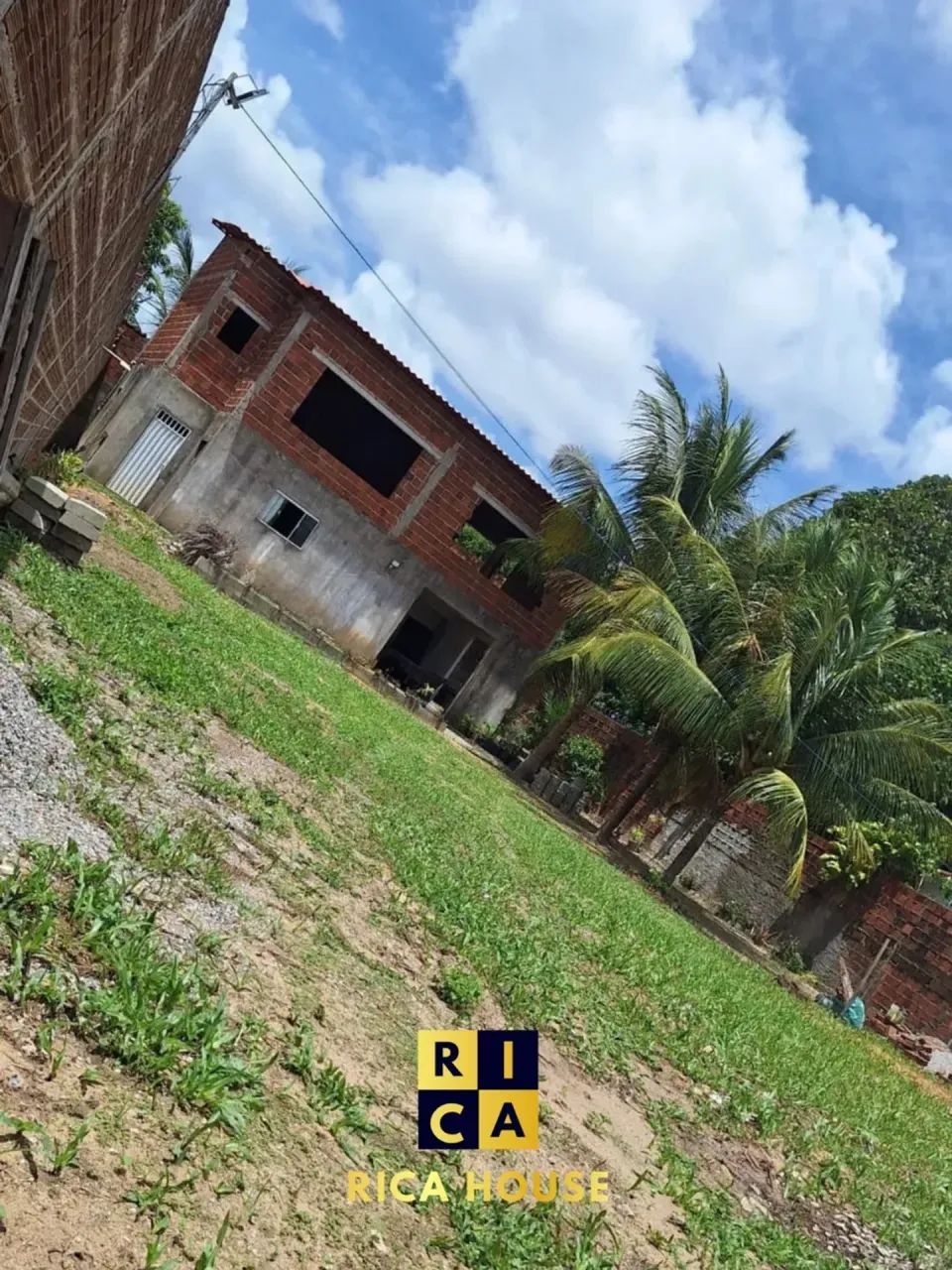 Terreno amurado e uma parte cosntruida - Foto 3