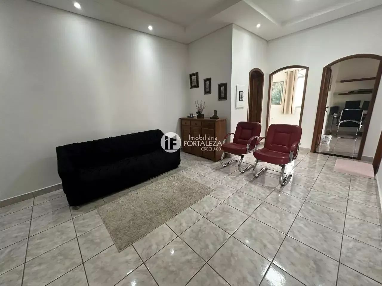 CASA COMERCIAL LOCALIZADA NO BOSQUE