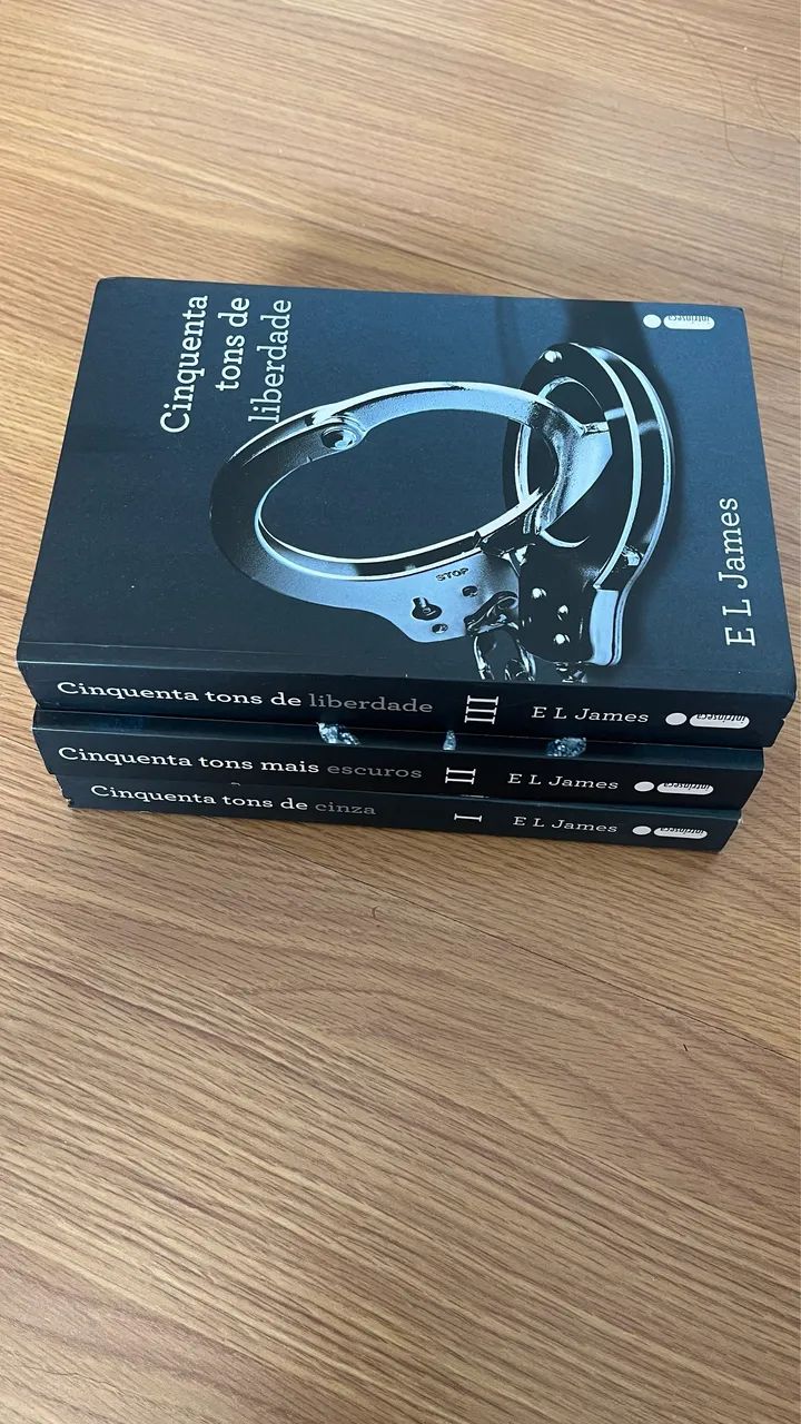 Trilogia cinquenta tons de cinza  - Foto 3
