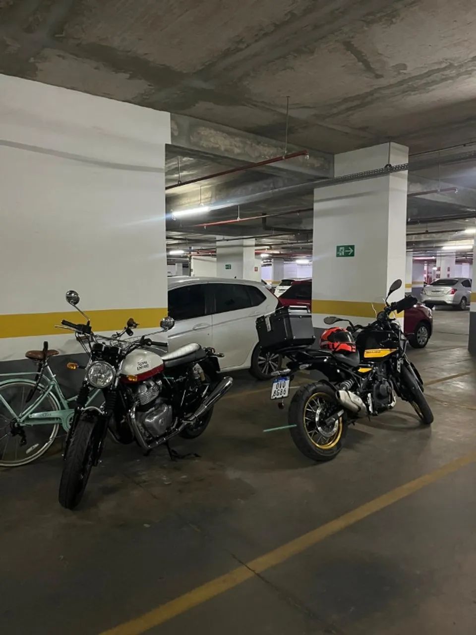 Interceptor 650 Royal