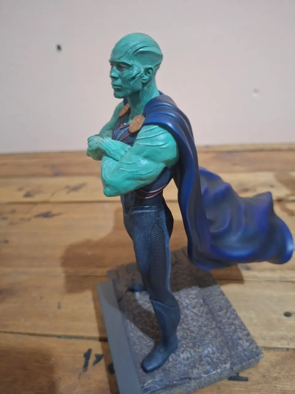 MARTIAN MANHUNTER Iron Studios  - Foto 3
