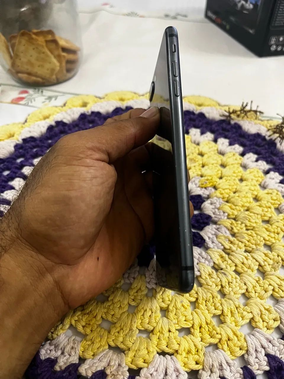 Vendo iPhone 8 Plus com tela trincada. - Foto 5