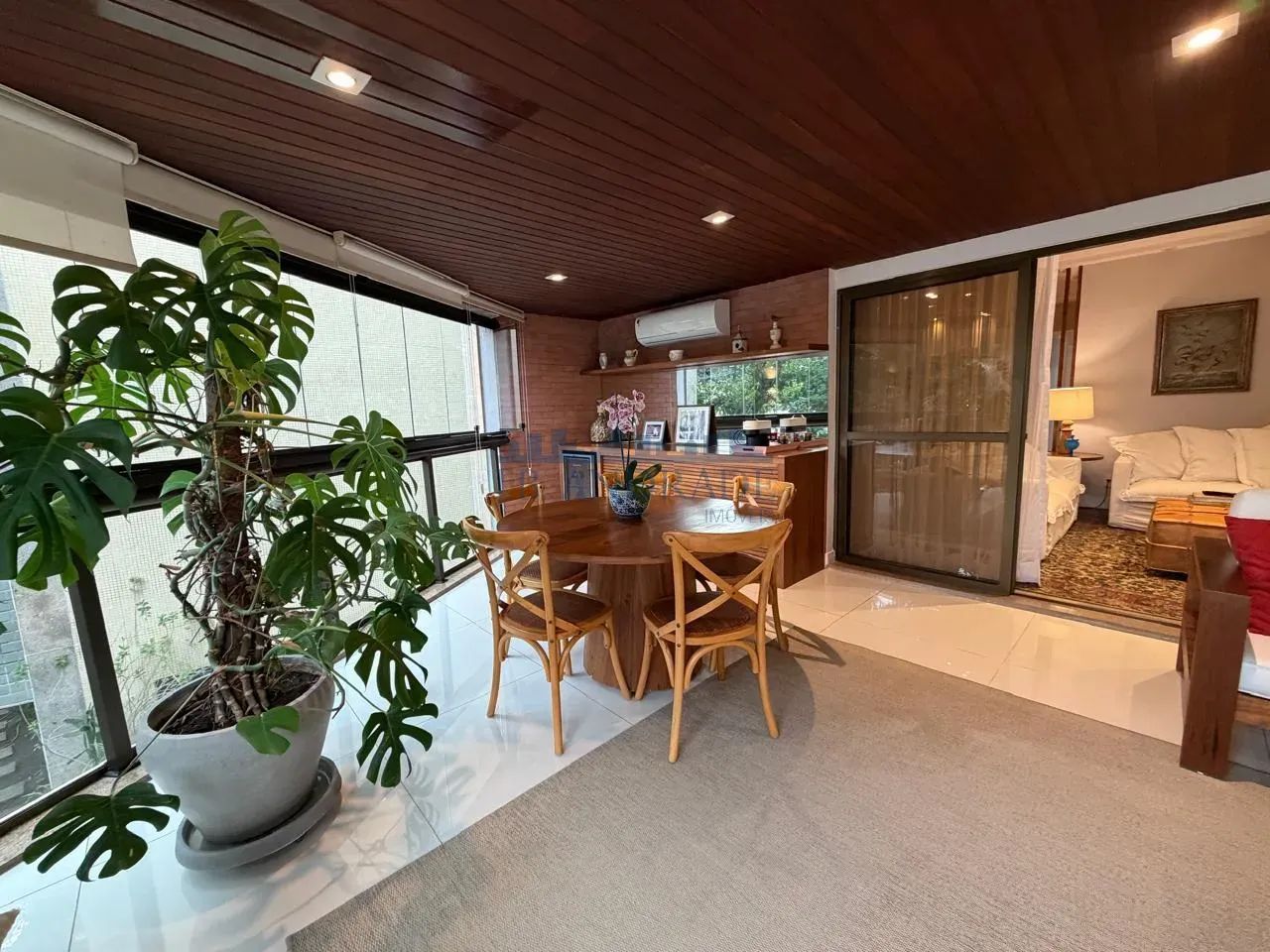 Jardim Oceânico  Posto 2 | 3 Quartos (1 Suíte) | Varanda Gourmet | Sol da Manhã | 2 Vagas