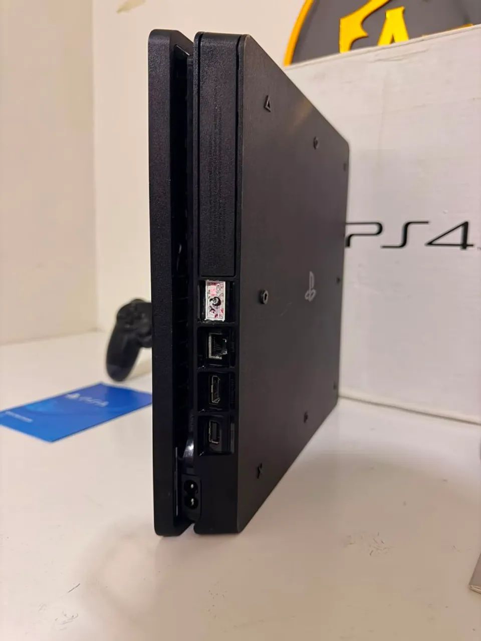 Ps4 Slim 1 terá com 2 controles  - Foto 4