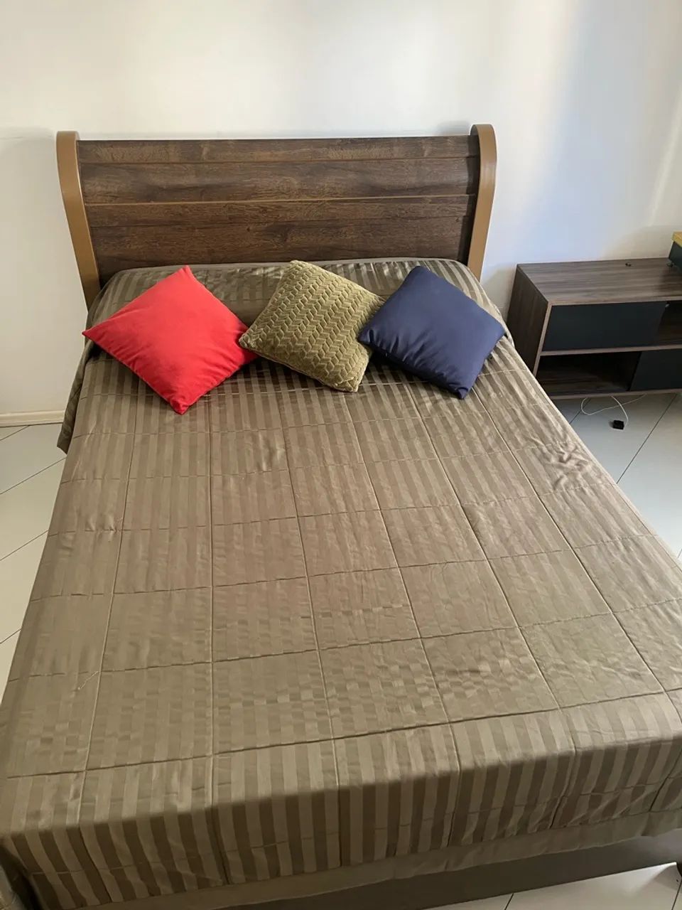 Cama de casal com colchão
