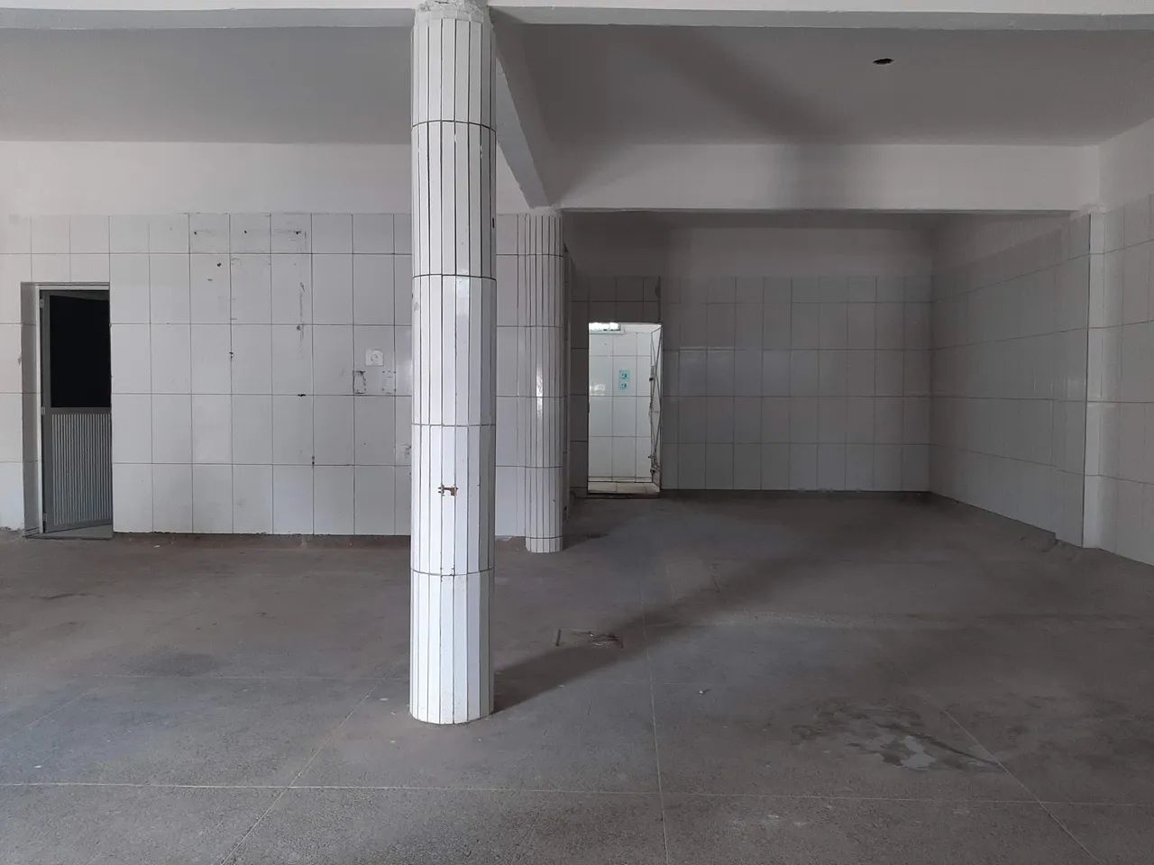 OPORTUNIDADE IMPERDÍVEL: LOJAS MODULARES EM CORREDOR COMERCIAL ESTRATÉGICO: 30m², 60m² e 1 - Foto 4