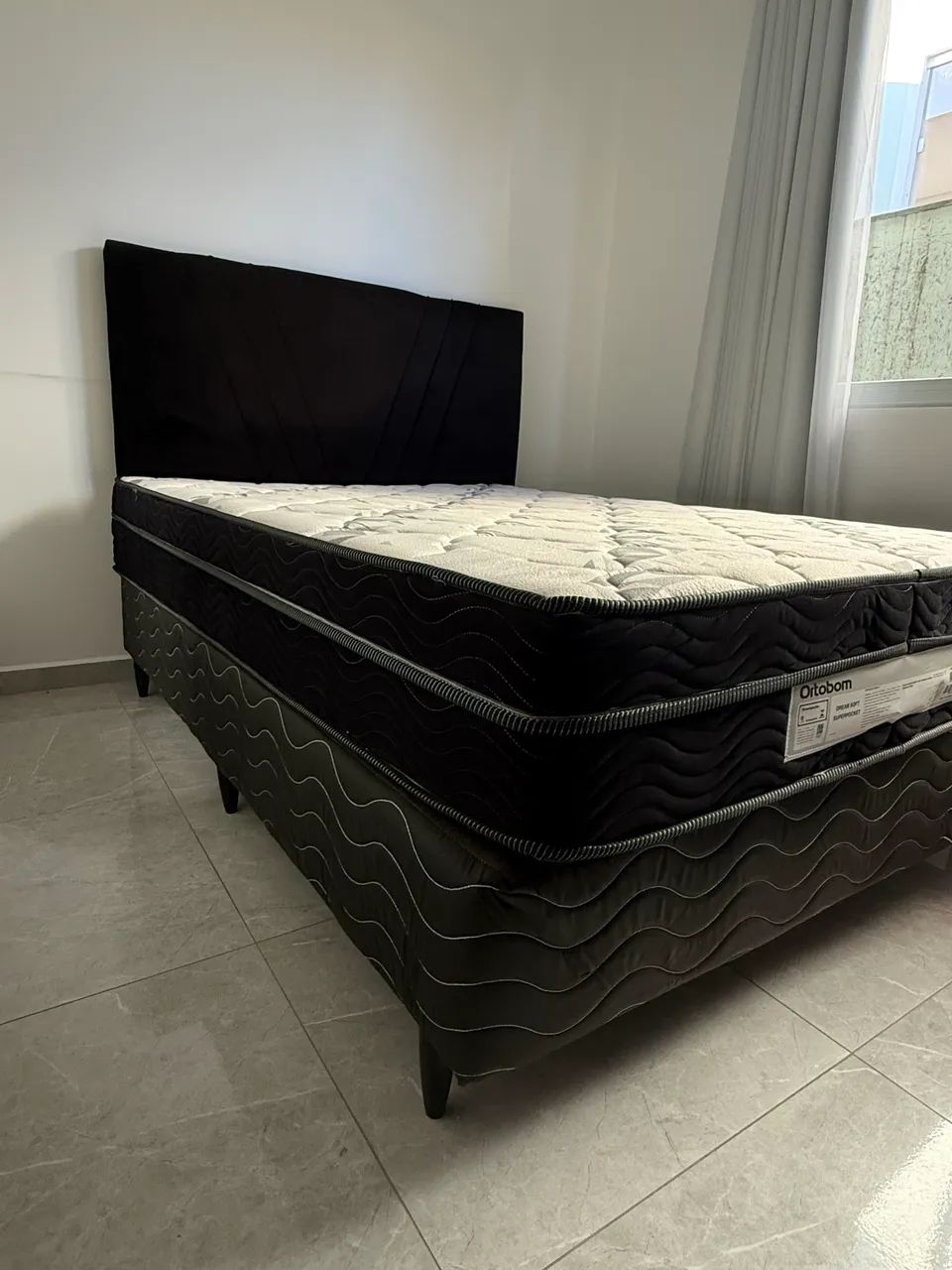 Cama Box Casal Ortobom + Cabeceira Estofada Preta | Excelente Estado - Foto 5