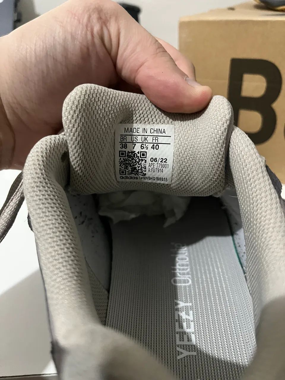 Yeezy 700 V2 Tephra - 38 - 9/10 - Foto 2