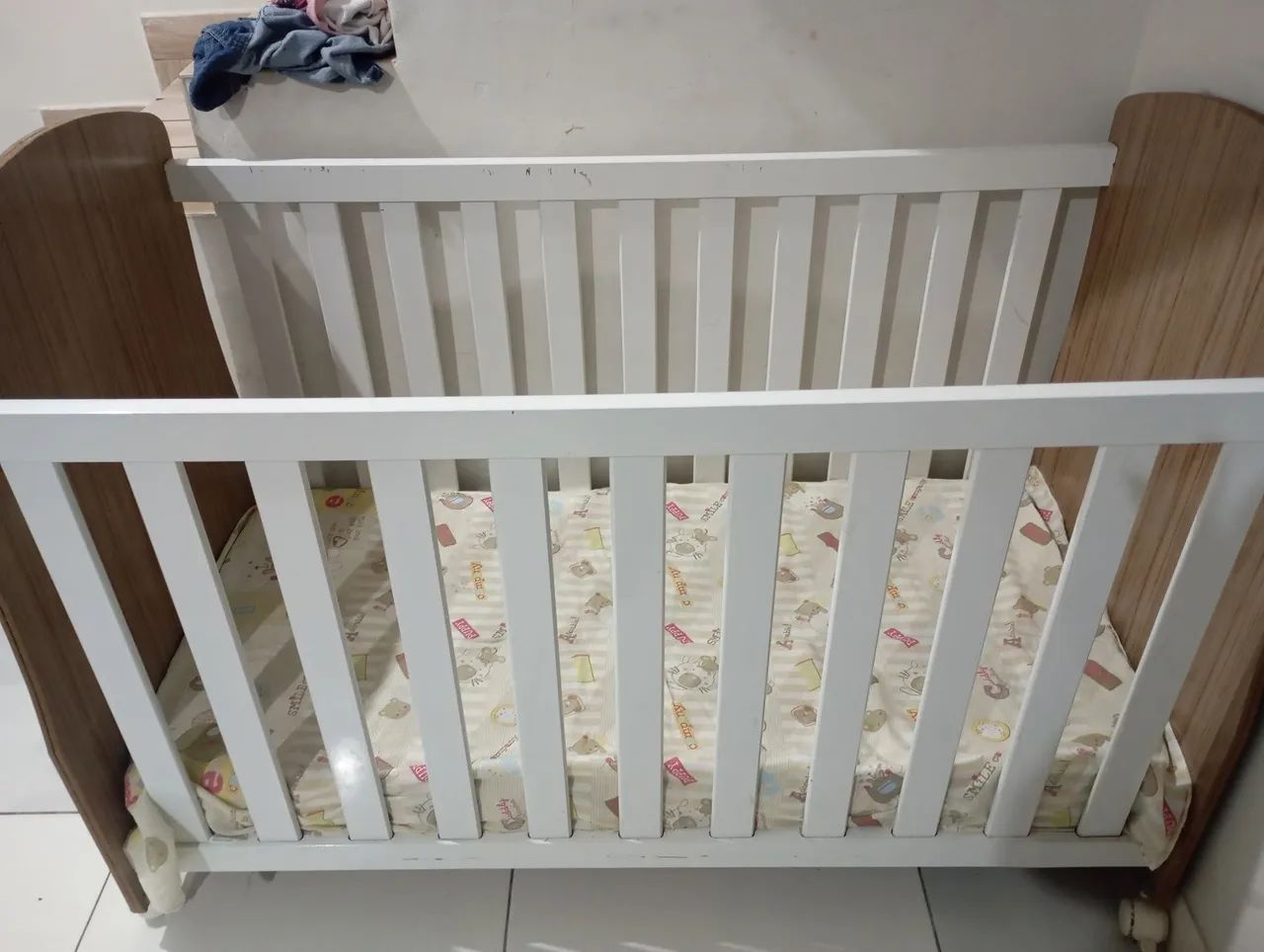 Berço de bebê com colchão  - Foto 2