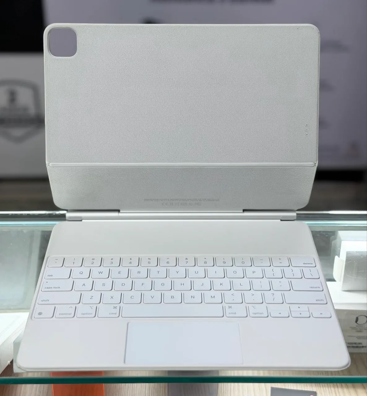 Magic Keyboard original Apple ( para ipad pro 12.9 polegadas e ipad air 13 polegadas )