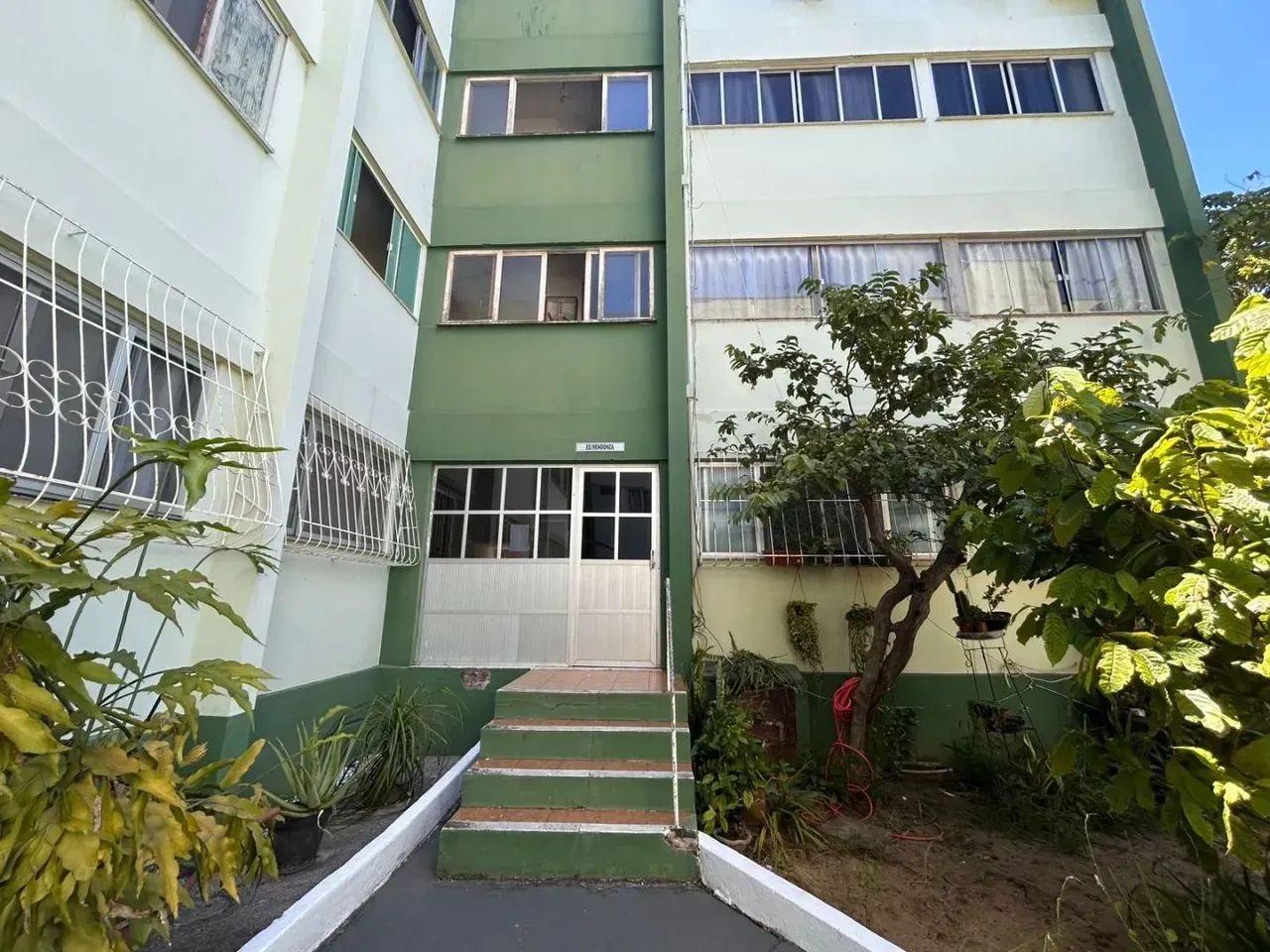 Imóvel para aluguel possui 50 metros quadrados com 2 quartos
