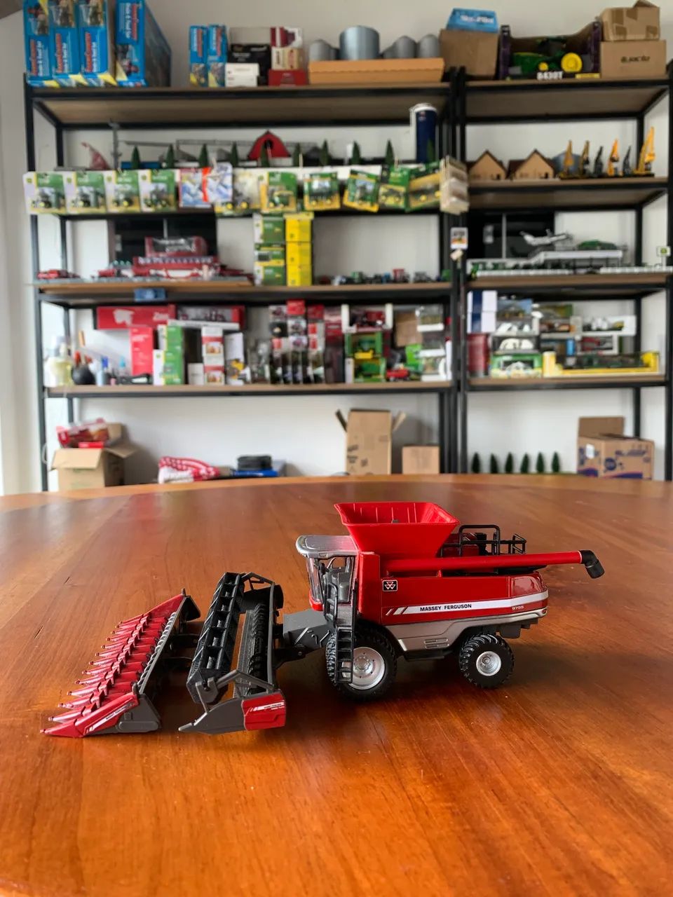 Miniatura colheitadeira Massey Ferguson 9795 1/64 - Foto 2