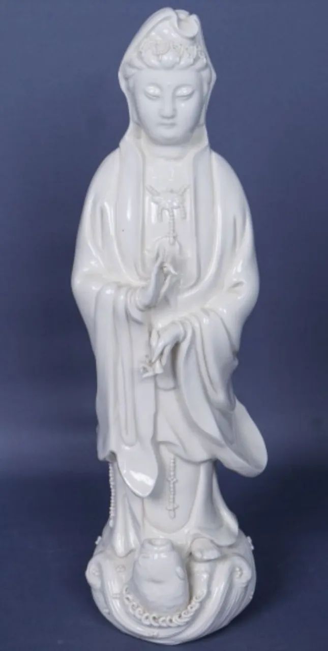 Deusa kwankin em porcelana 36 cms. Raro
