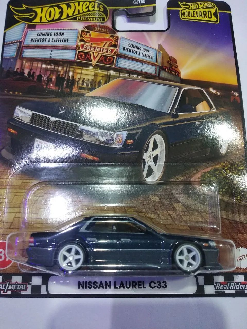 Hot Wheels Premium Boulevard Nissan Laurel C33 Mattel - Hobbies e