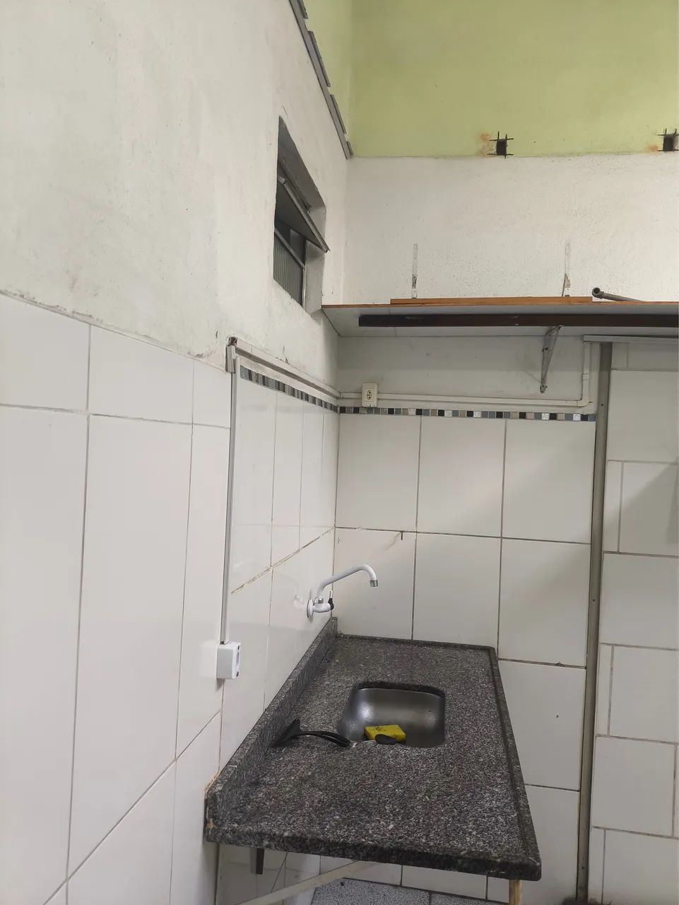 Excelente Loja Comercial para Alugar na Rua Rio da Prata - Bangu - Foto 5