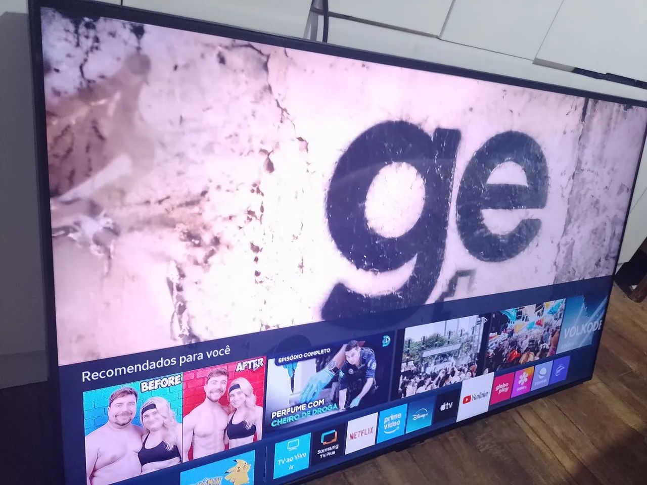 TV SAMSUNG SMART 4K 50 POLEGADAS tem microlistrinha imperceptível
