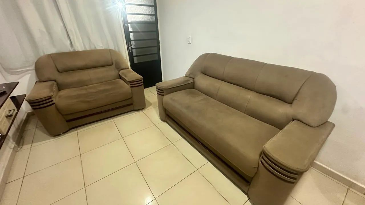 Vendo sofá  suede usado 3 e 2 lugares  - Foto 3