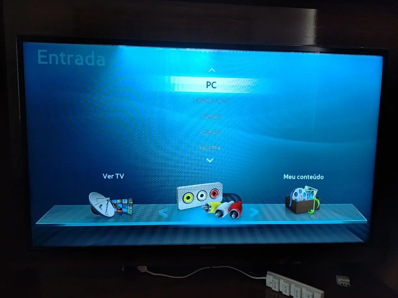 TV Samsung 47 Polegadas - Funcionando, com Detalhes na Imagem e no Som<br> - Foto 3
